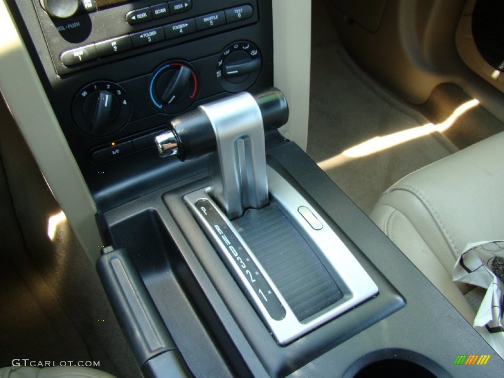2006 Mustang GT Premium Convertible - Performance White / Light Parchment photo #15