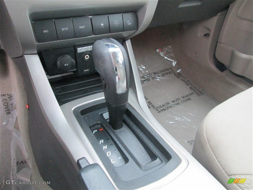 2010 Ford Focus SES Sedan Transmission Photos