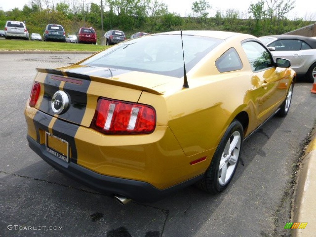 2010 Mustang GT Coupe - Sunset Gold Metallic / Charcoal Black photo #2