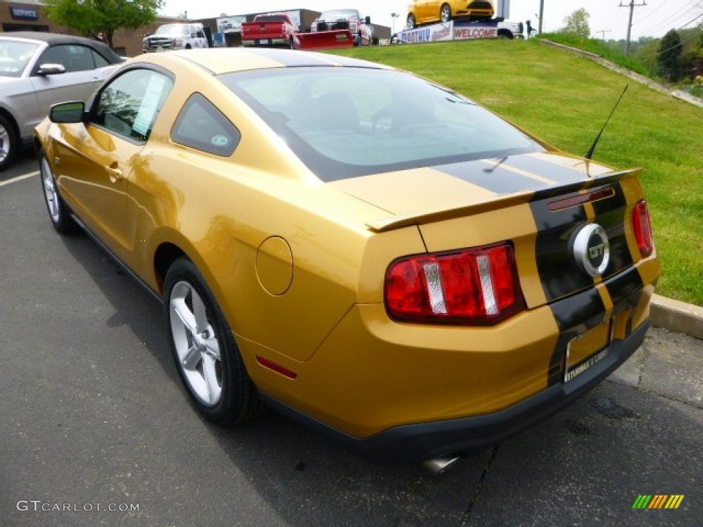 2010 Mustang GT Coupe - Sunset Gold Metallic / Charcoal Black photo #4