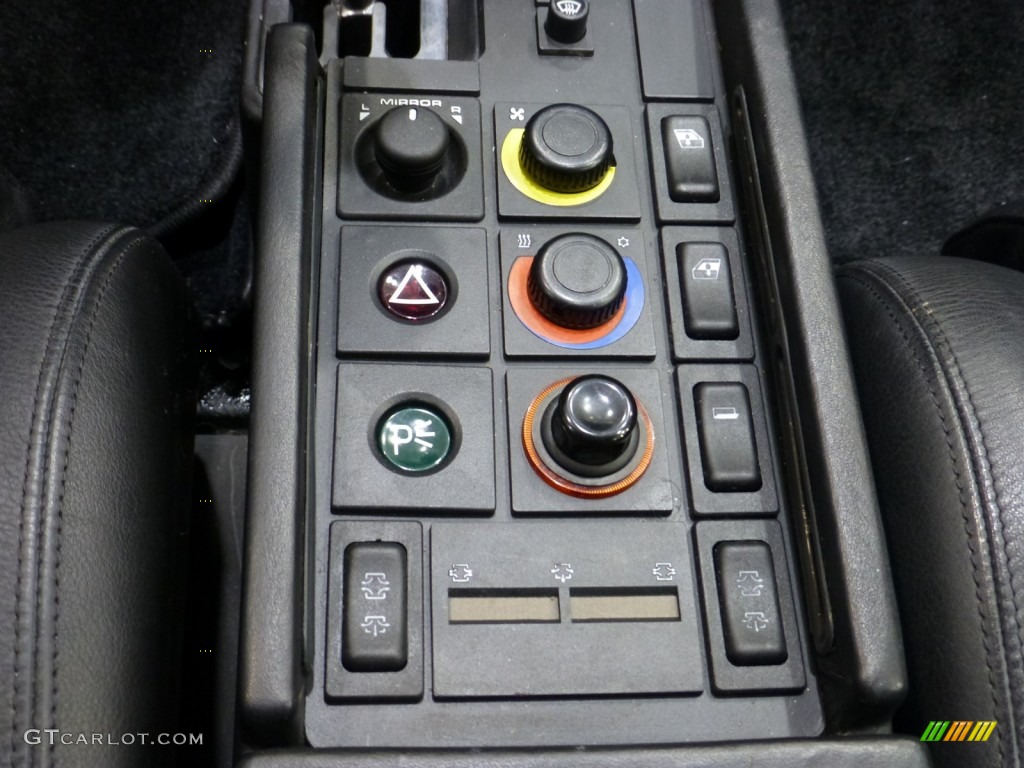 1987 Ferrari Testarossa Standard Testarossa Model Controls Photo #80938134