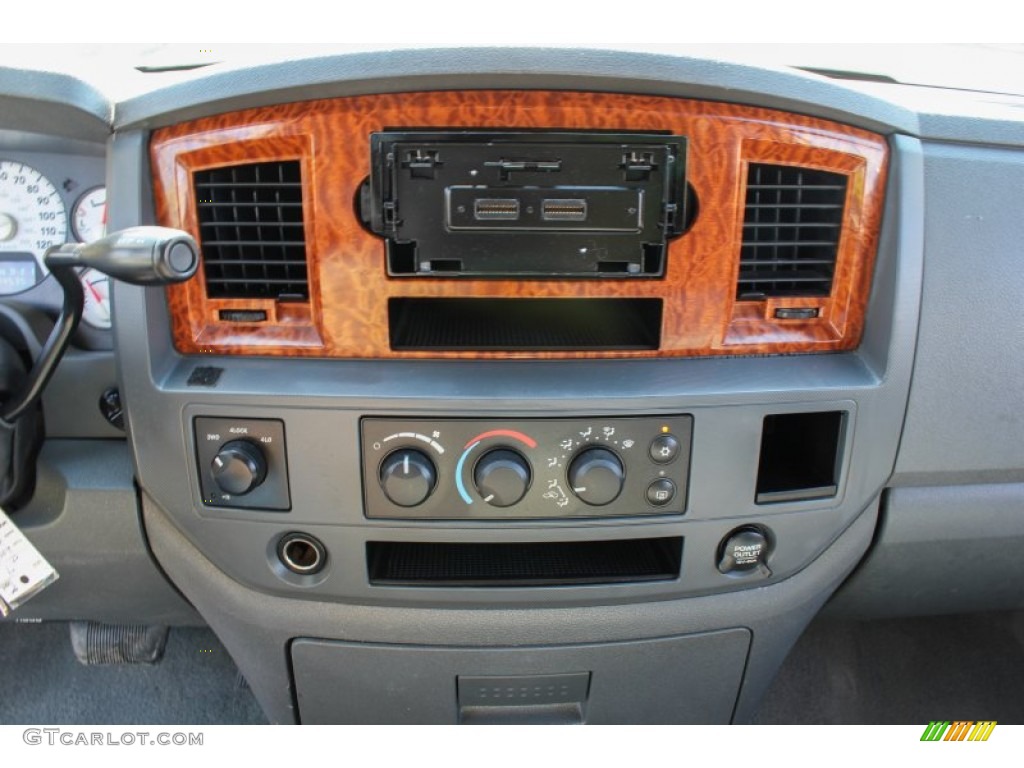 2006 Ram 1500 ST Quad Cab 4x4 - Flame Red / Medium Slate Gray photo #13