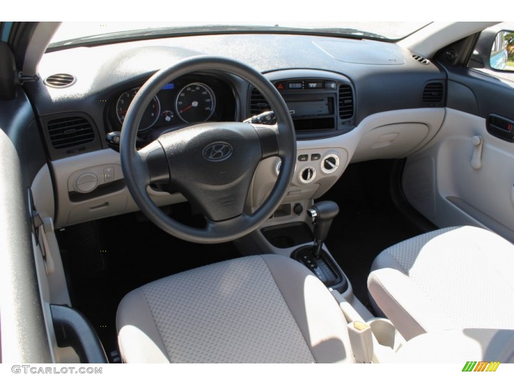 Gray Interior 2010 Hyundai Accent GS 3 Door Photo #80939841