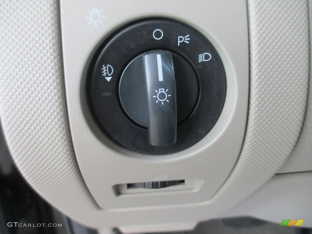 2007 Ford Explorer XLT 4x4 Controls Photo #80942053