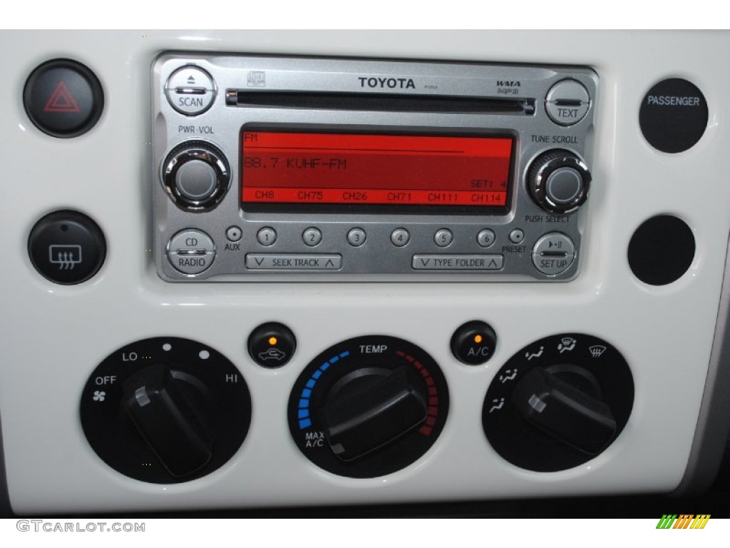 2011 Toyota FJ Cruiser Standard FJ Cruiser Model Audio System Photo #80943764