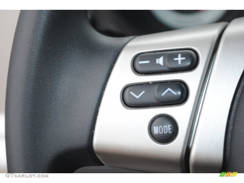 2011 Toyota FJ Cruiser Standard FJ Cruiser Model Controls Photo #80943798