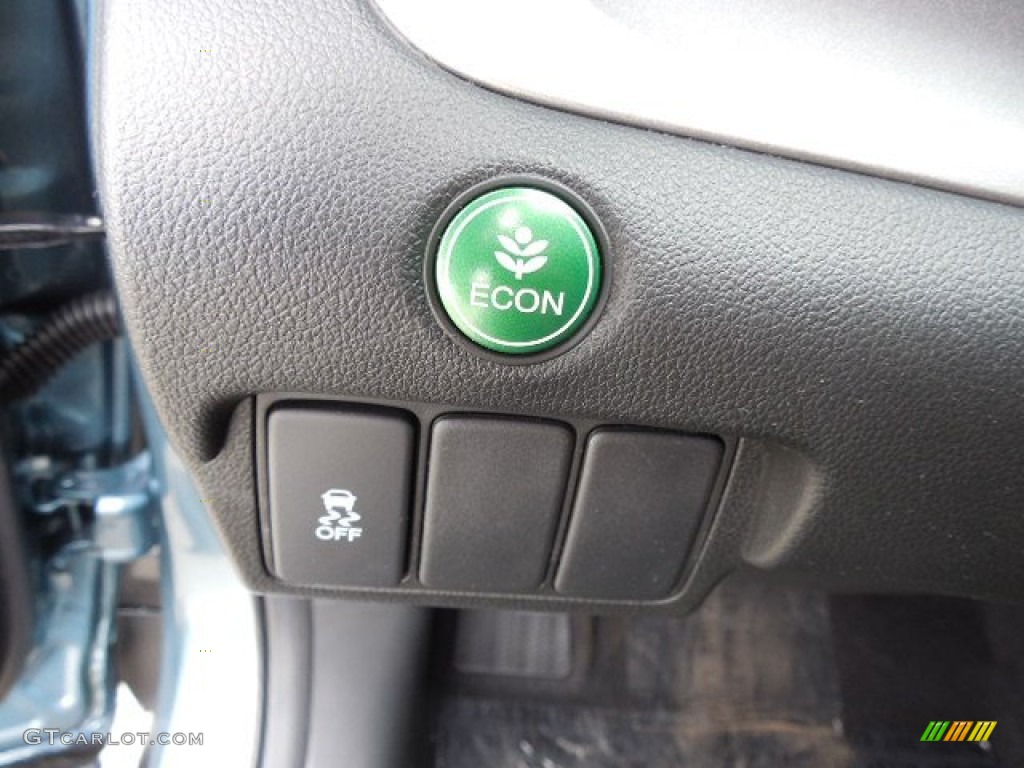 2013 Honda CR-V LX AWD Controls Photo #80945946