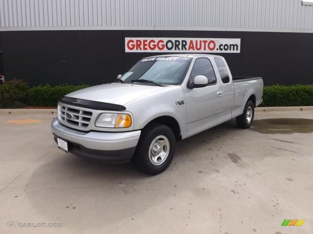 2003 F150 XL SuperCab - Silver Metallic / Medium Graphite Grey photo #2