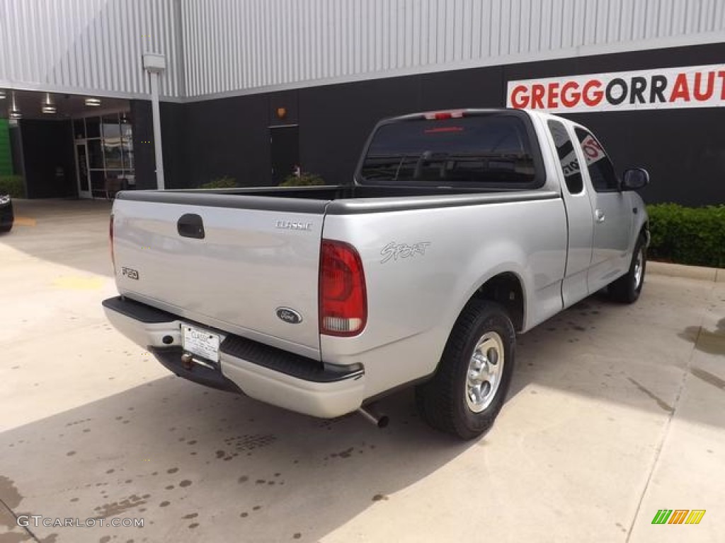 2003 F150 XL SuperCab - Silver Metallic / Medium Graphite Grey photo #3