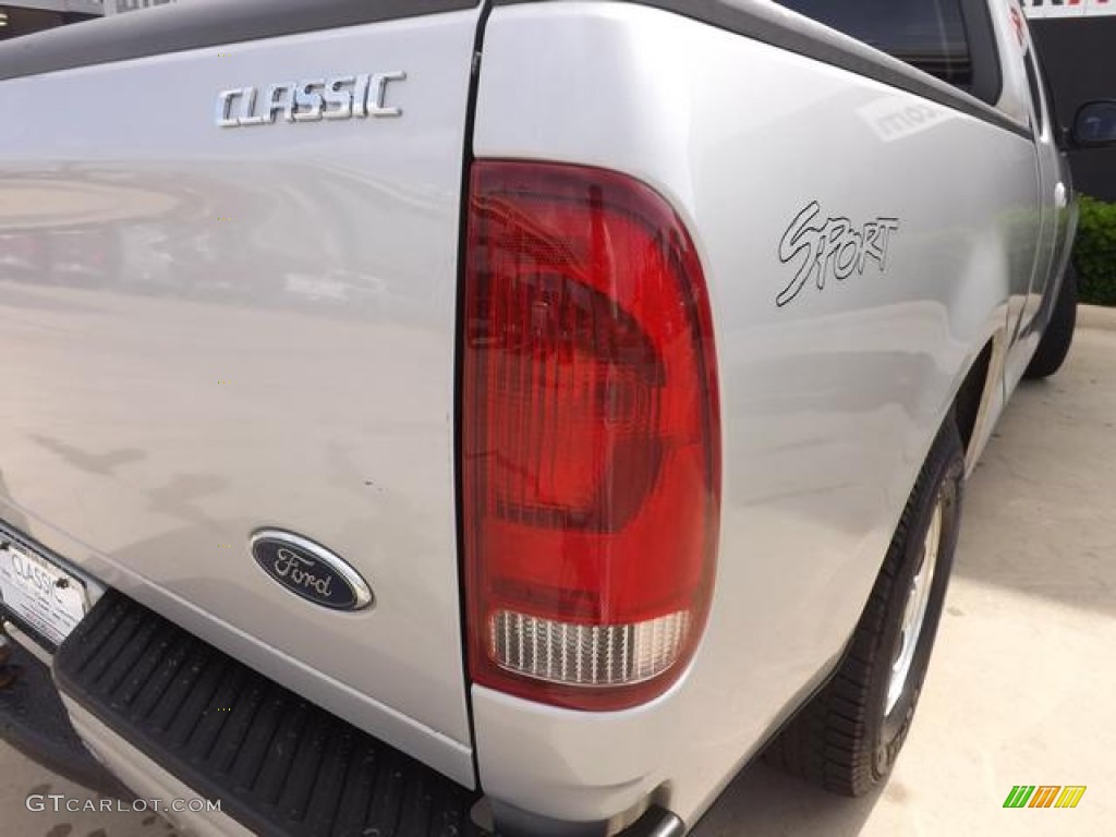 2003 F150 XL SuperCab - Silver Metallic / Medium Graphite Grey photo #15