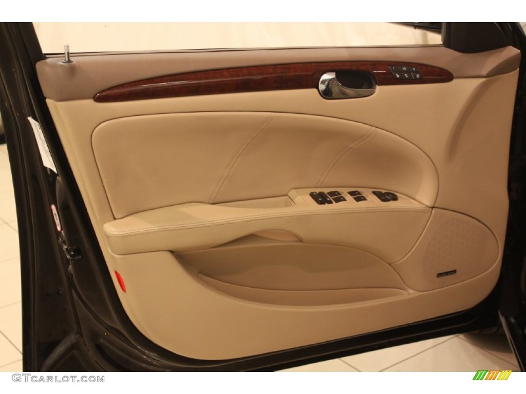 2006 Buick Lucerne CXS Cashmere Door Panel Photo #80946507
