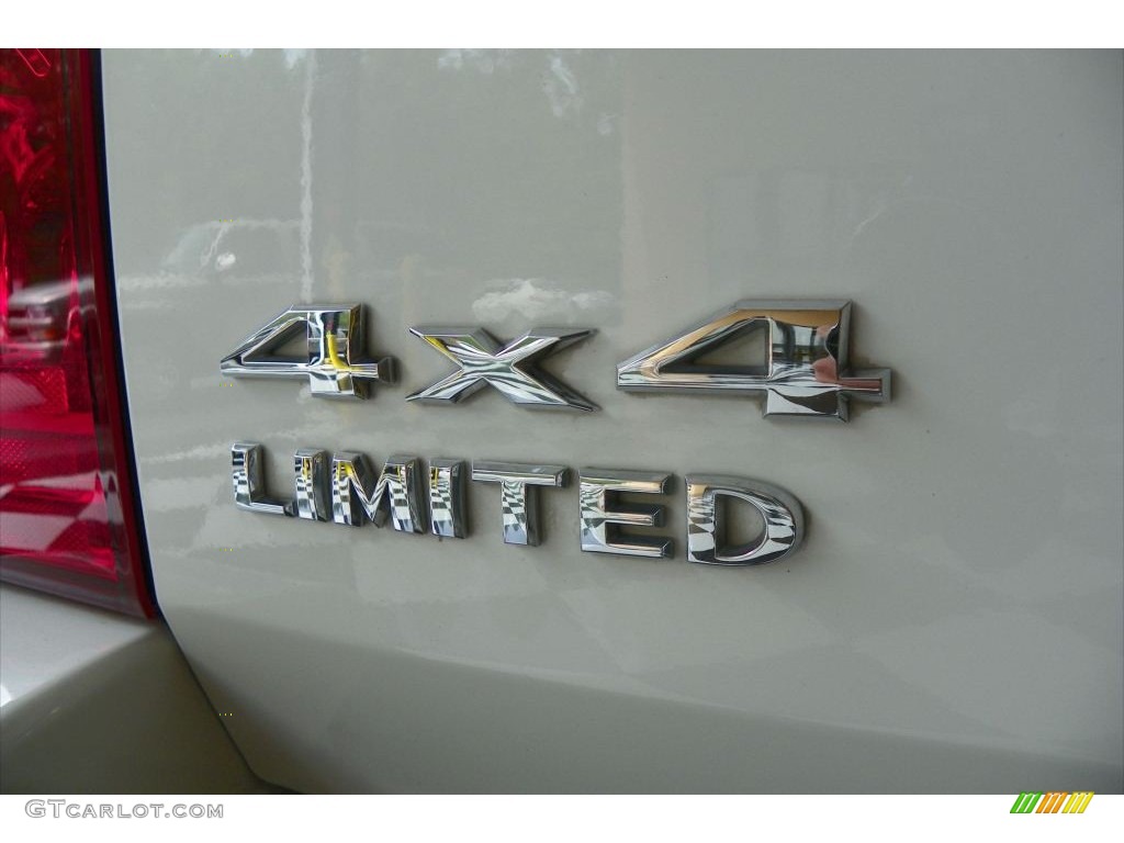 2006 Jeep Commander Limited 4x4 Marks and Logos Photos