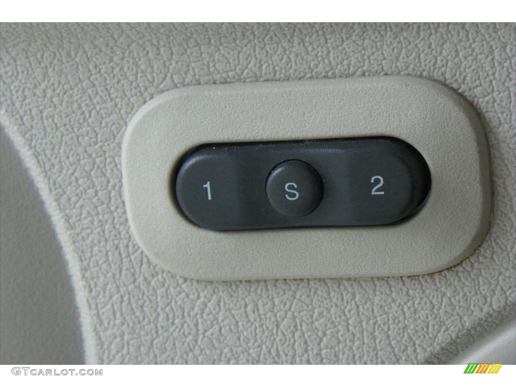 2006 Jeep Commander Limited 4x4 Controls Photo #80949641