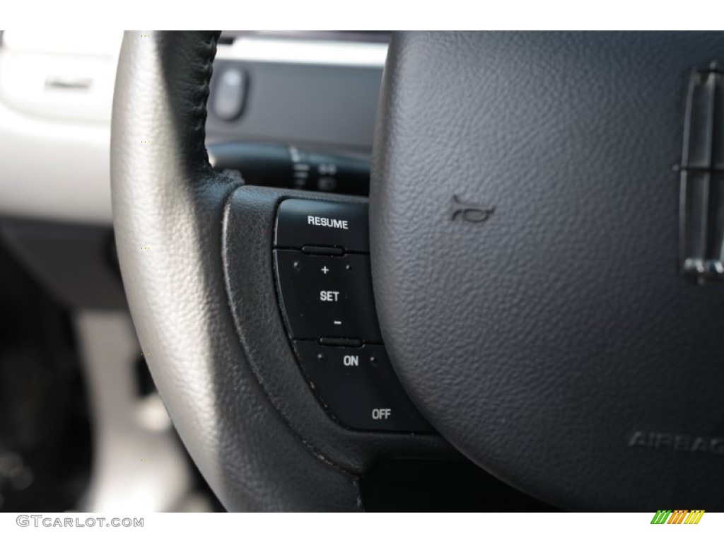 2011 Lincoln Town Car Executive L Controls Photo #80954419