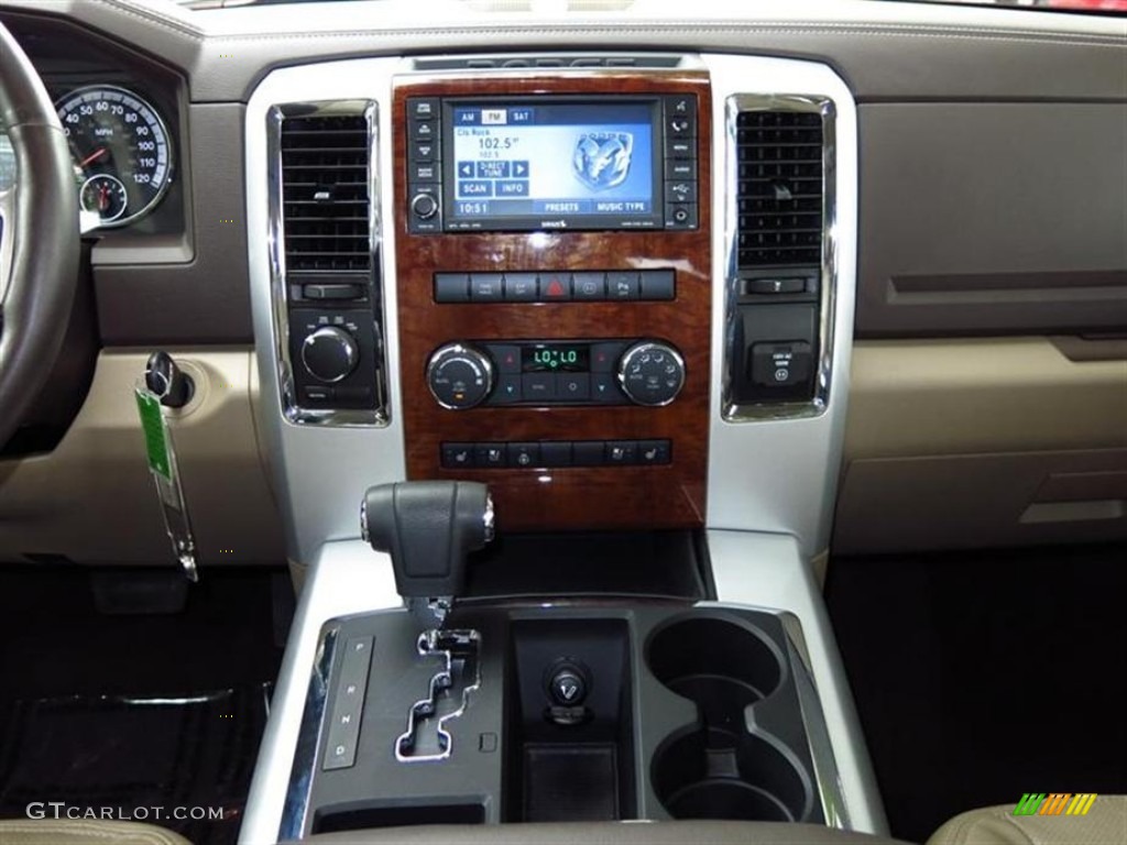 2009 Ram 1500 SLT Crew Cab 4x4 - Inferno Red Crystal Pearl / Light Pebble Beige/Bark Brown photo #12