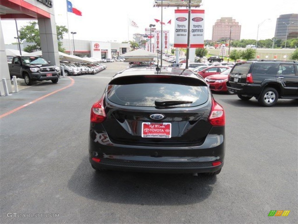 2013 Focus Titanium Hatchback - Tuxedo Black / Charcoal Black photo #6