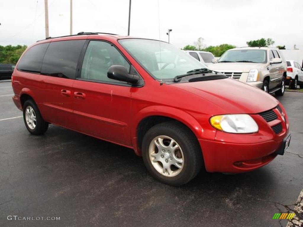 2003 Grand Caravan EX - Inferno Red Tinted Pearl / Taupe photo #2