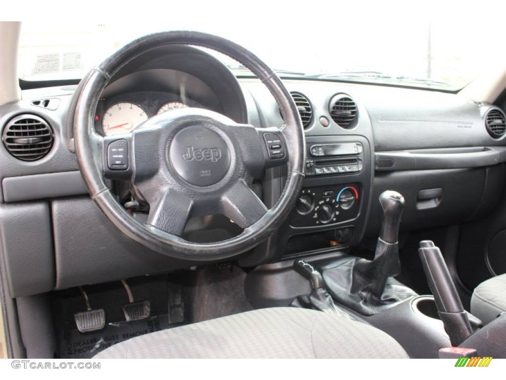 2004 Liberty Sport 4x4 - Cactus Green Pearl / Dark Slate Gray photo #3