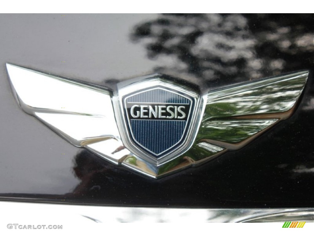 2011 Hyundai Genesis 4.6 Sedan Marks and Logos Photos
