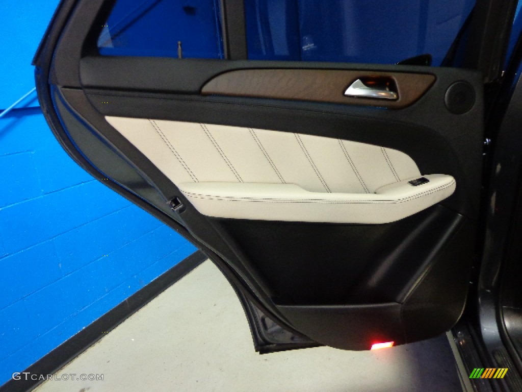 2012 Mercedes-Benz ML 63 AMG 4Matic designo Porcelain Door Panel Photo #80969696
