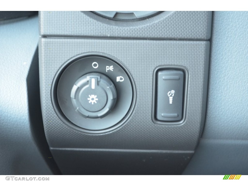 2013 Ford F250 Super Duty XL Crew Cab Controls Photo #80972194