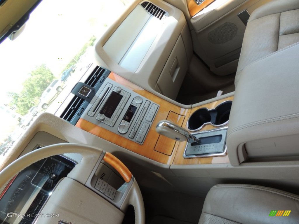 2008 Navigator Luxury - Black / Camel/Sand Piping photo #24