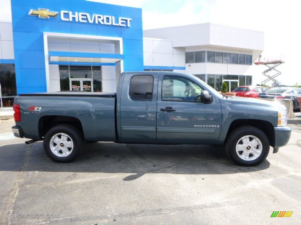 2009 Silverado 1500 LT Extended Cab 4x4 - Blue Granite Metallic / Ebony photo #2