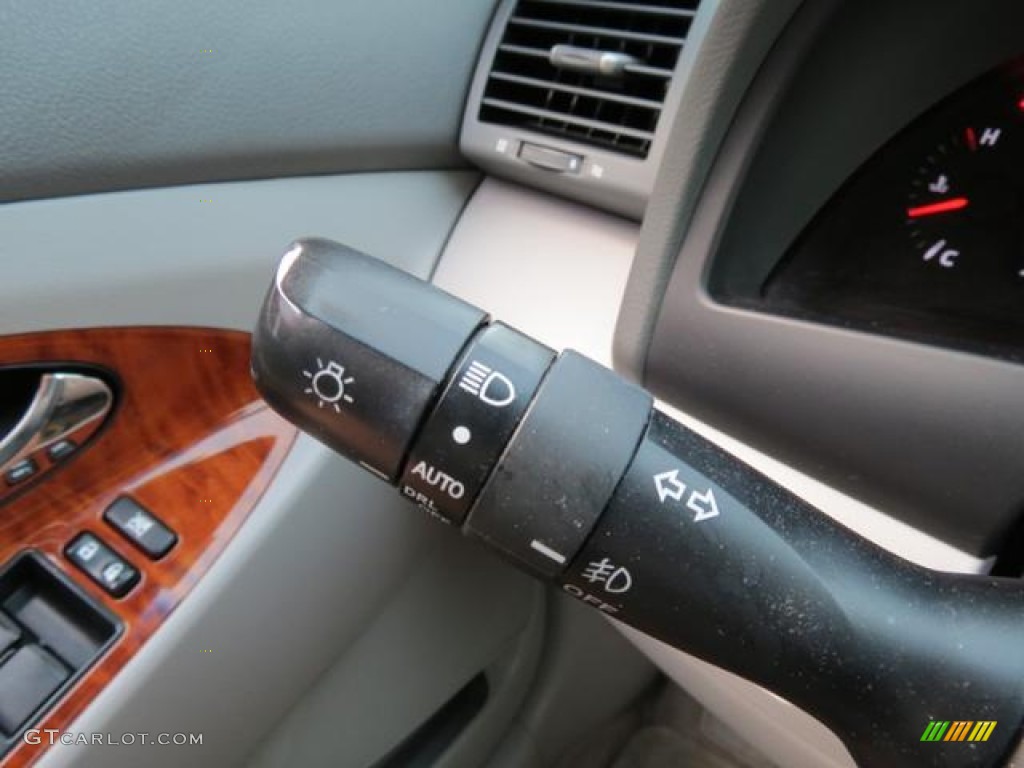 2009 Toyota Camry XLE Controls Photos