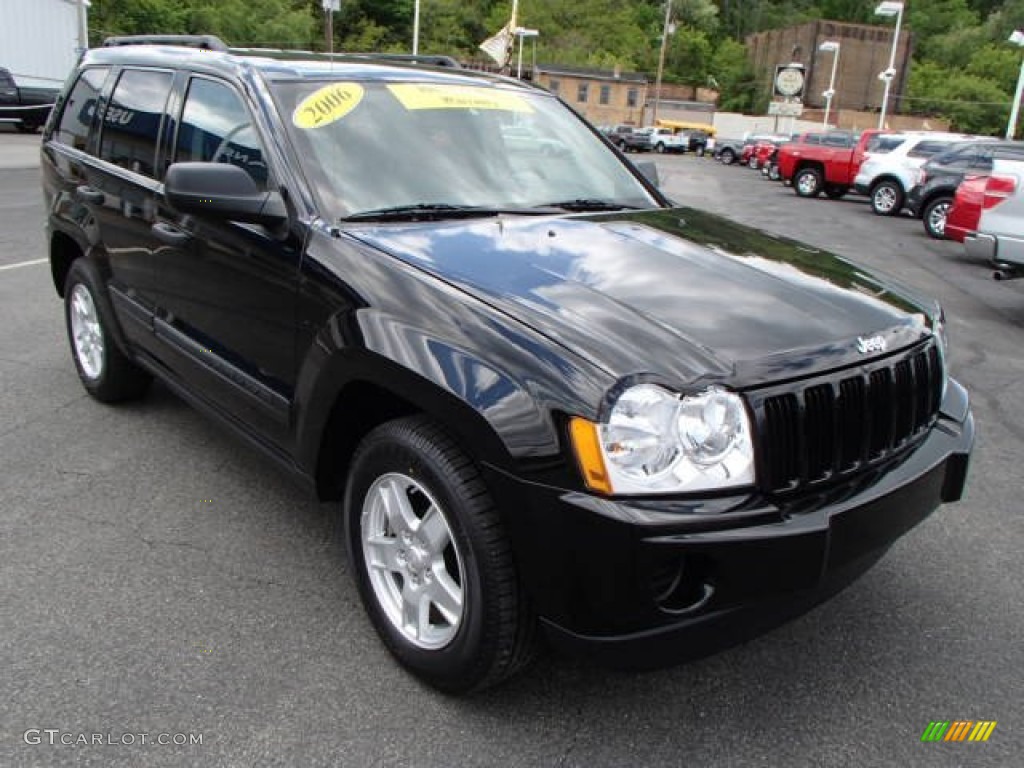 Black 2006 Jeep Grand Cherokee Laredo 4x4 Exterior Photo #80978147