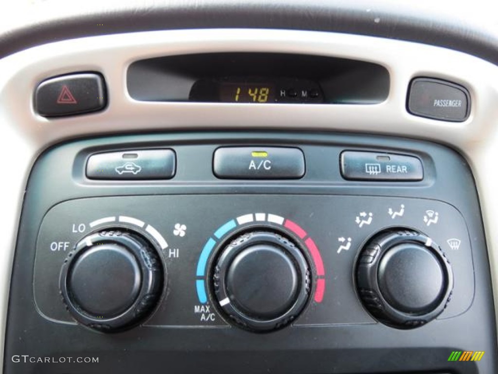 2006 Toyota Highlander V6 Controls Photos
