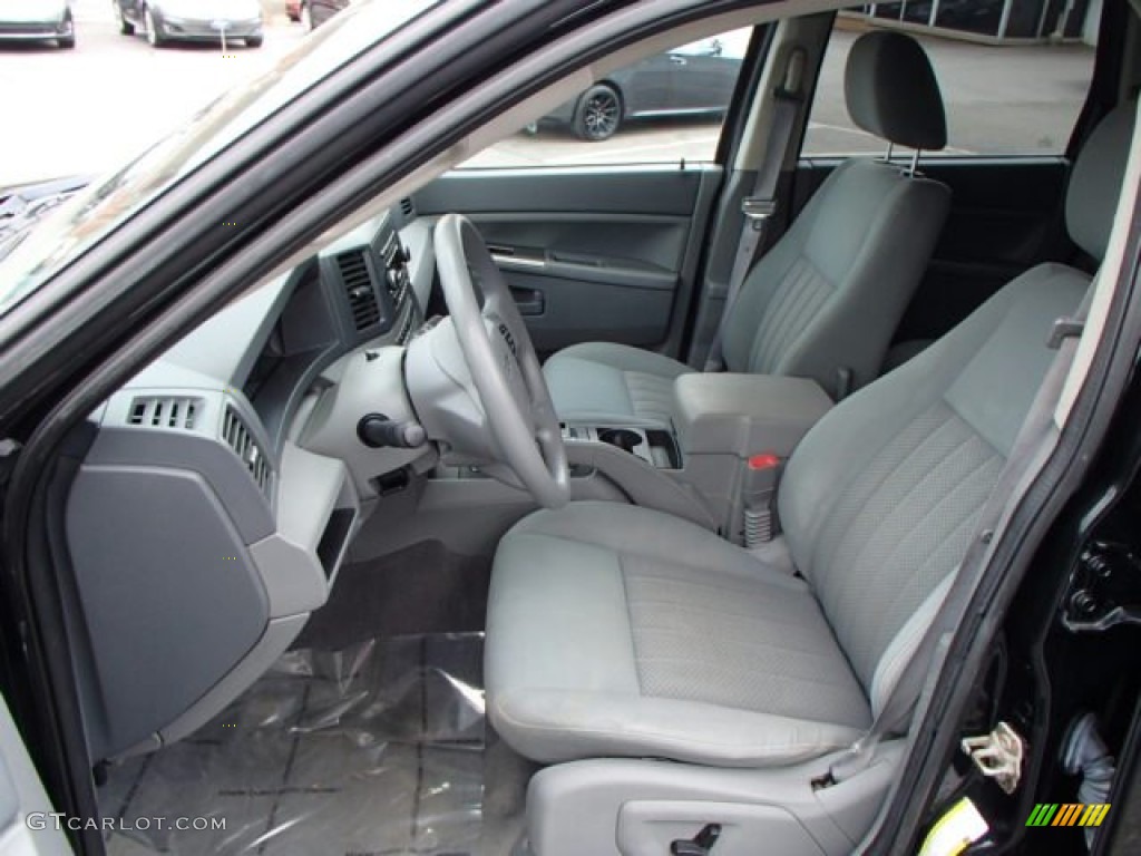 2006 Jeep Grand Cherokee Laredo 4x4 Front Seat Photo #80978364