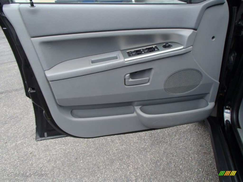 2006 Jeep Grand Cherokee Laredo 4x4 Medium Slate Gray Door Panel Photo #80978386
