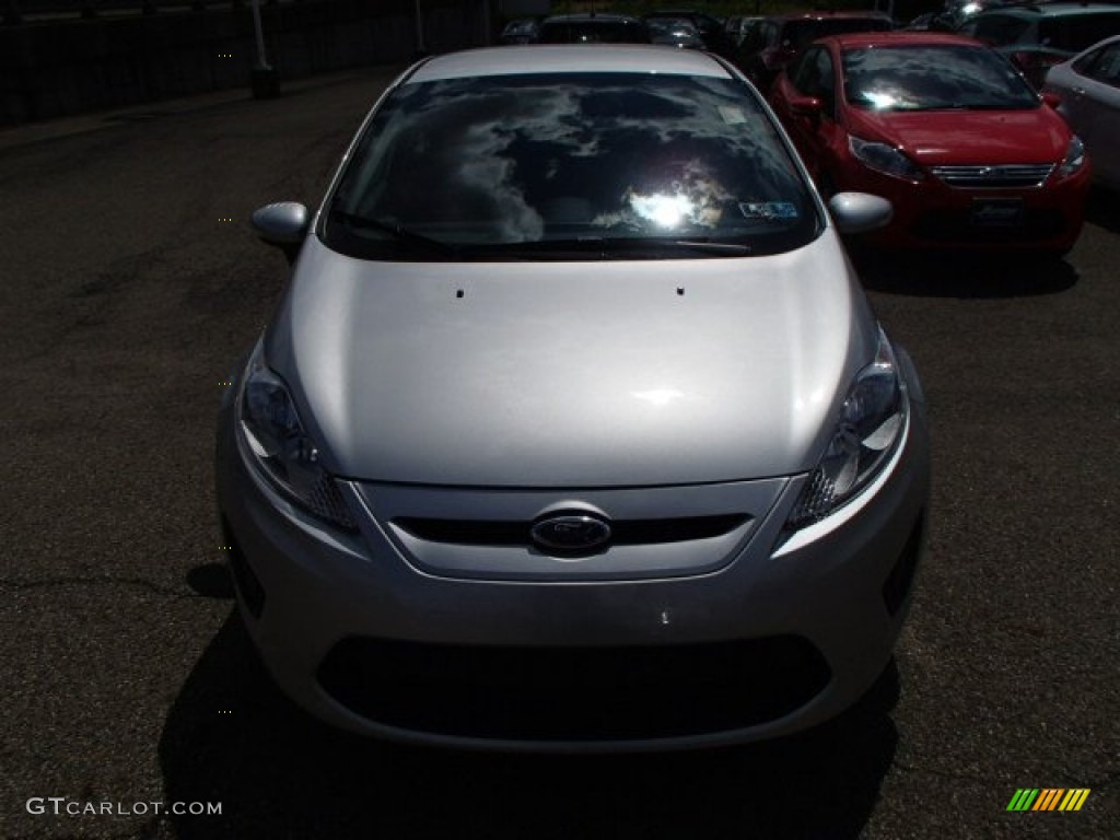 2013 Fiesta SE Hatchback - Ingot Silver / Charcoal Black photo #3