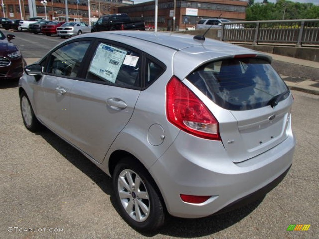 2013 Fiesta SE Hatchback - Ingot Silver / Charcoal Black photo #6