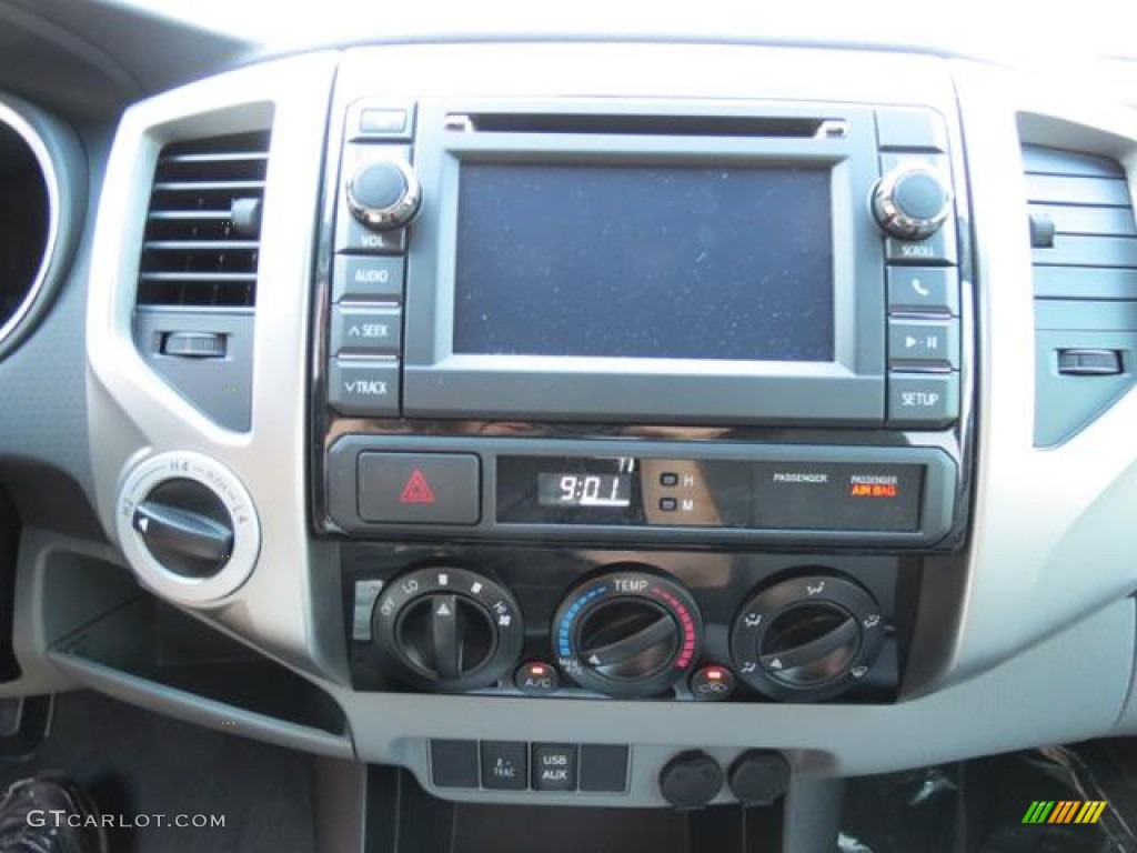 2013 Toyota Tacoma V6 TRD Double Cab 4x4 Controls Photo #80980529