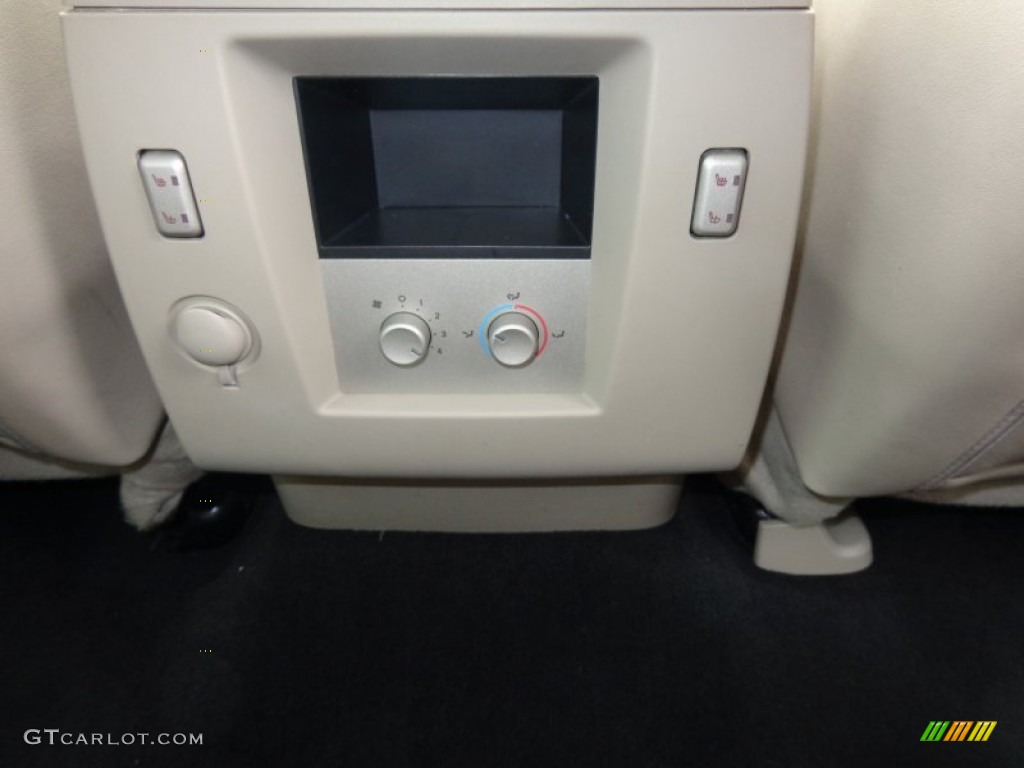 2010 Lincoln Navigator Limited Edition 4x4 Controls Photo #80981115