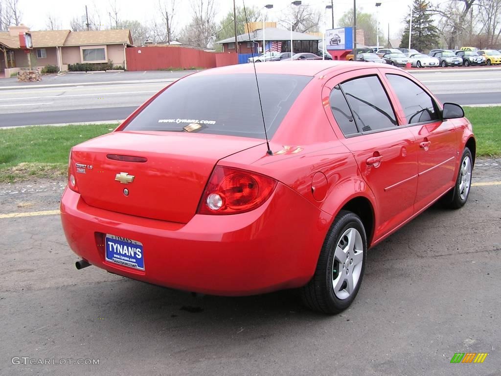 2007 Cobalt LS Sedan - Victory Red / Gray photo #4