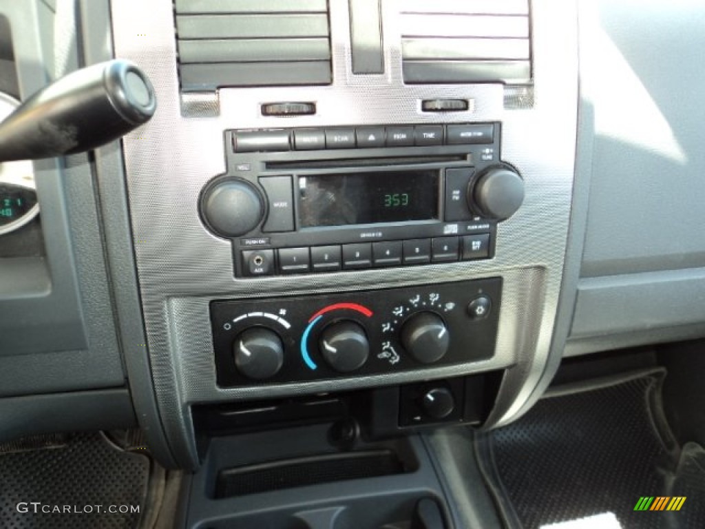 2006 Dodge Dakota SLT Quad Cab 4x4 Controls Photos