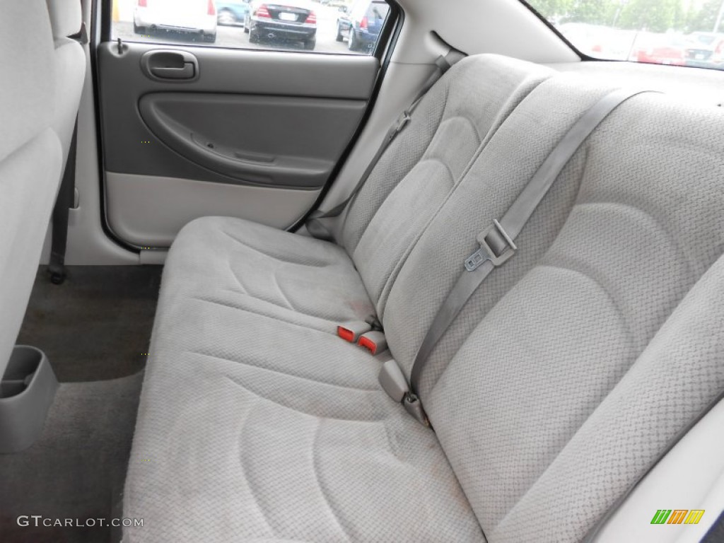2006 Dodge Stratus SXT Sedan Rear Seat Photos