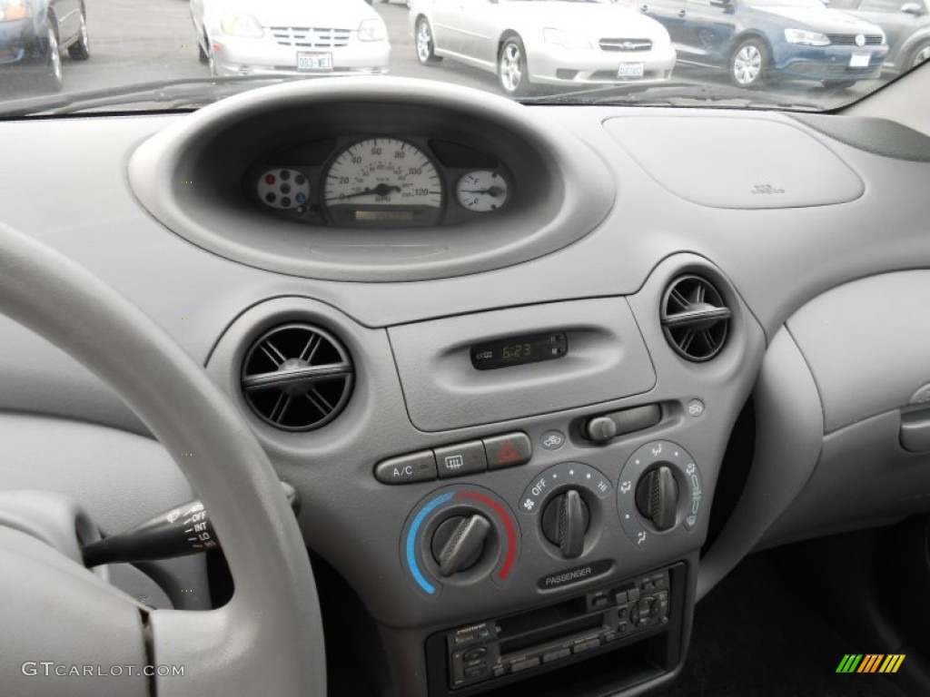 2000 Toyota ECHO Sedan Controls Photo #80991722