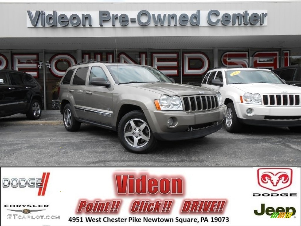 2006 Grand Cherokee Laredo 4x4 - Light Khaki Metallic / Khaki photo #1