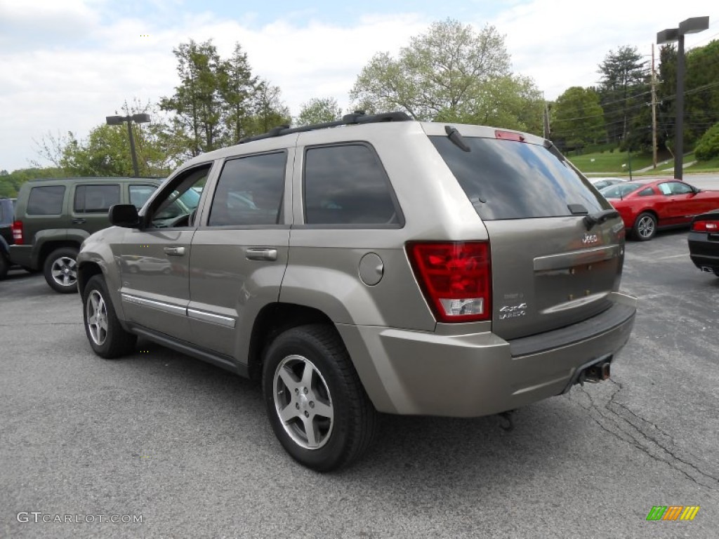 2006 Grand Cherokee Laredo 4x4 - Light Khaki Metallic / Khaki photo #5