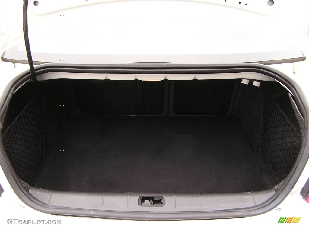 2006 G6 Sedan - Ivory White / Ebony photo #12