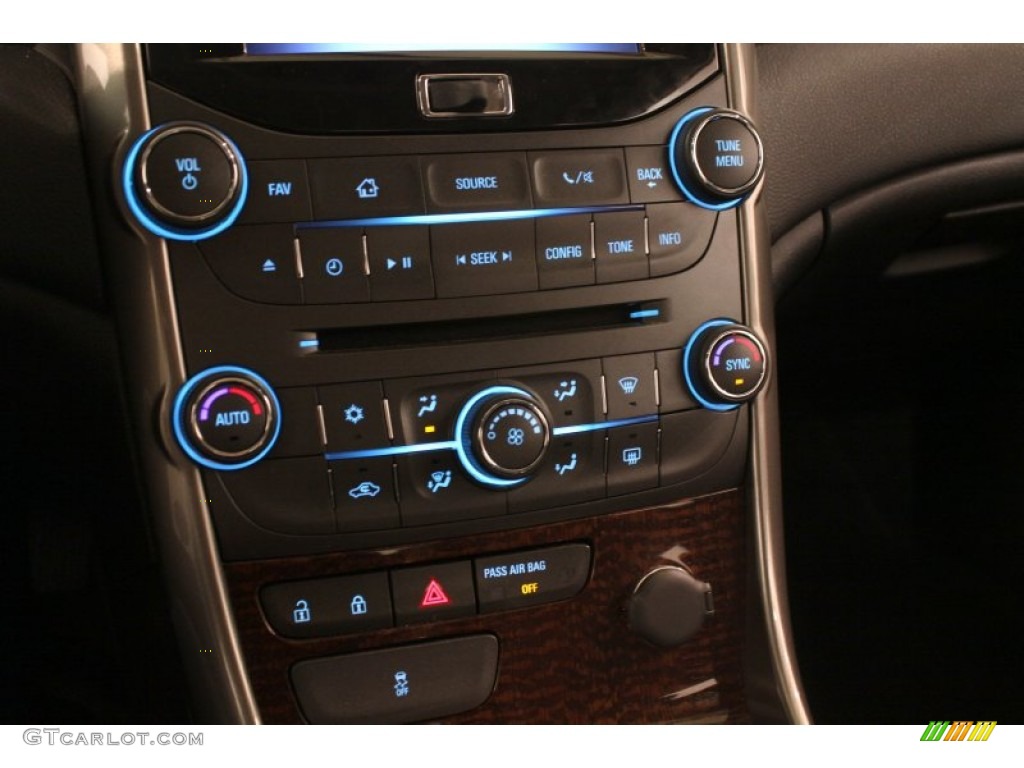 2013 Chevrolet Malibu ECO Controls Photos