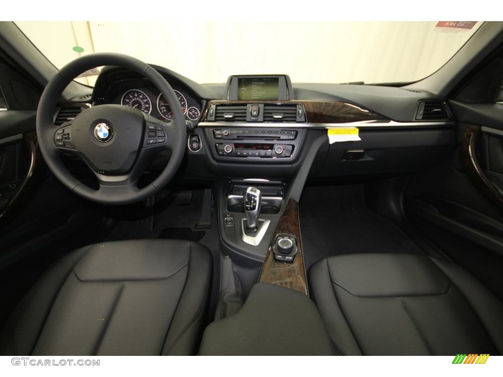 2013 BMW 3 Series 320i Sedan Black Dashboard Photo #81000581
