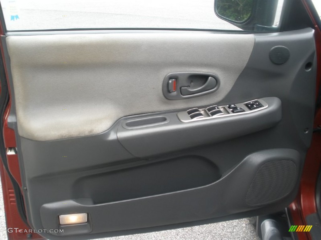 2003 Mitsubishi Montero Sport XLS Gray Door Panel Photo #81001054