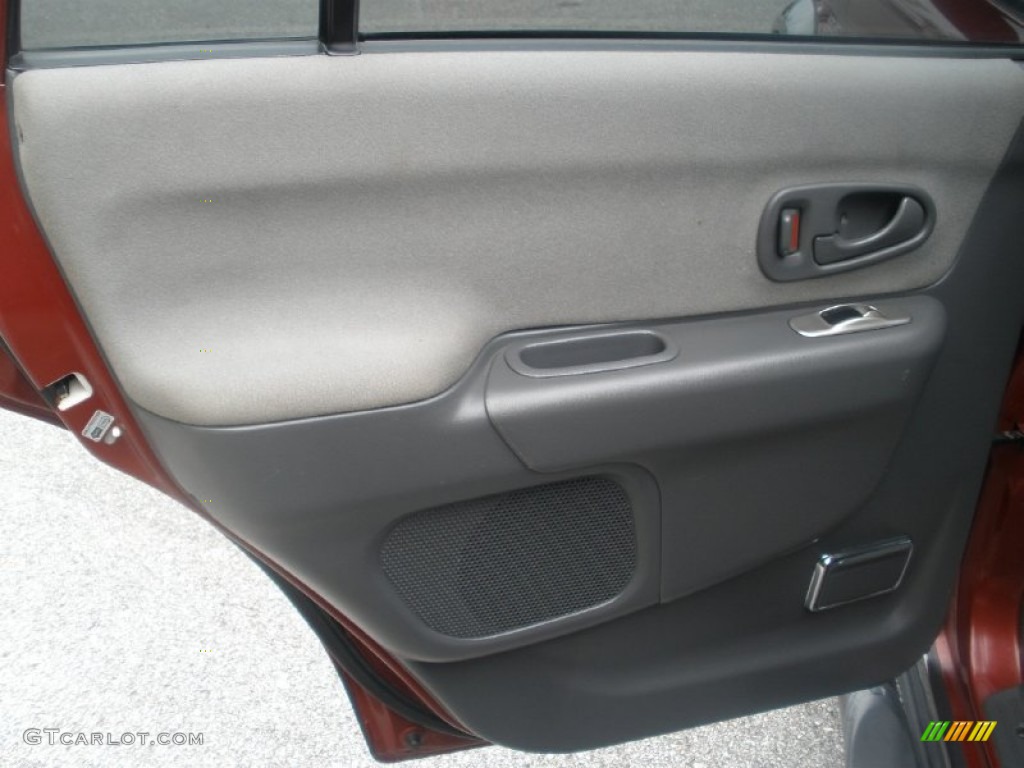 2003 Mitsubishi Montero Sport XLS Gray Door Panel Photo #81001292