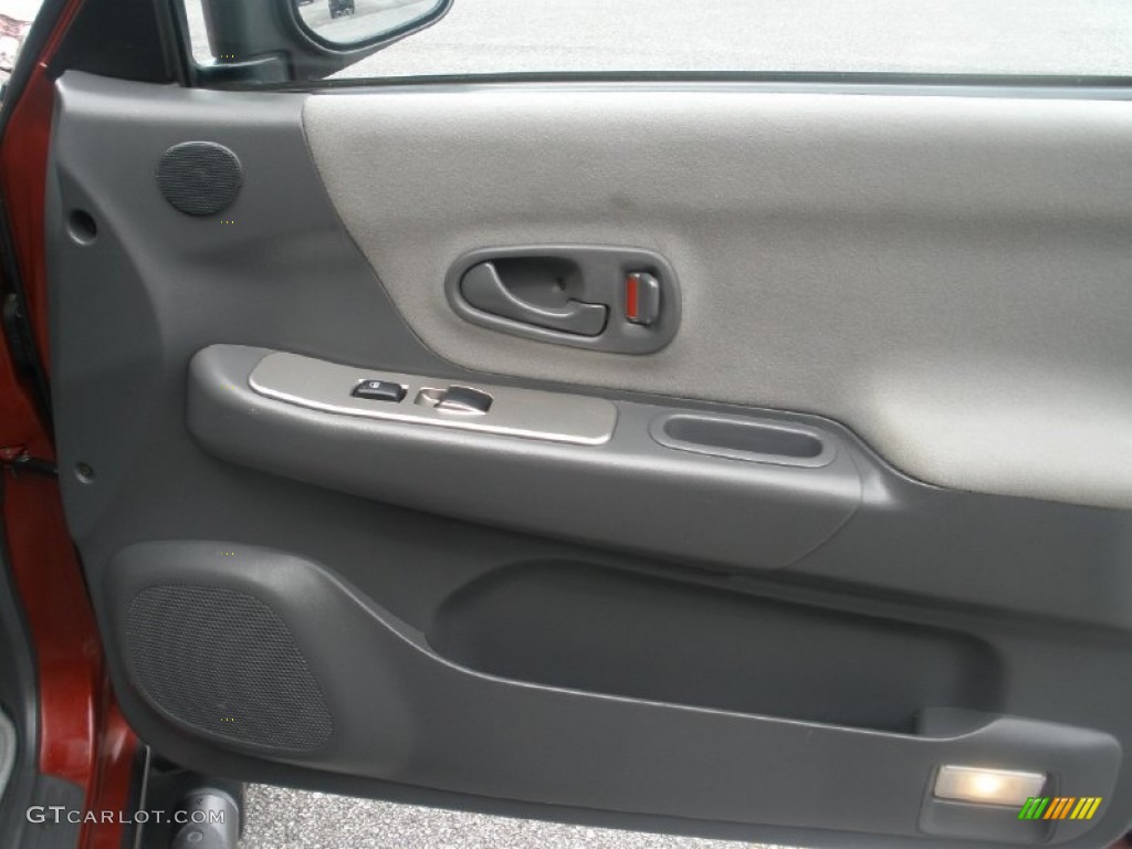 2003 Mitsubishi Montero Sport XLS Gray Door Panel Photo #81001328