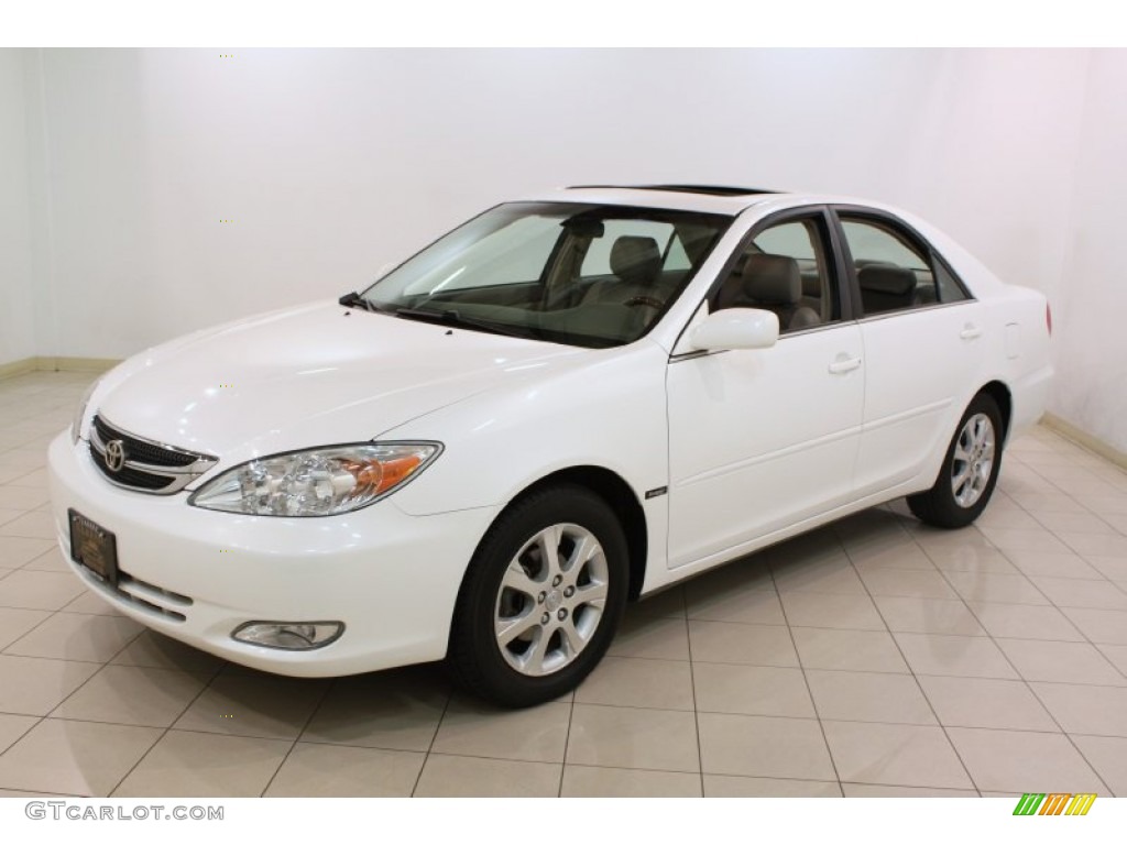 Crystal White 2004 Toyota Camry LE Exterior Photo #81002526