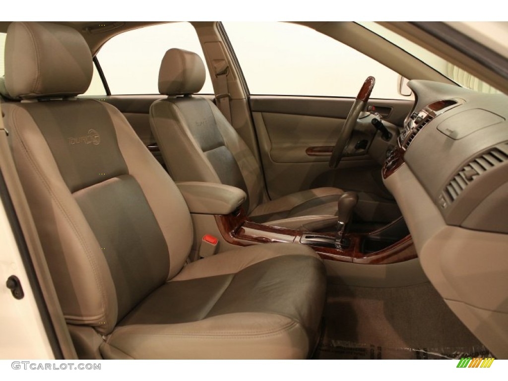Taupe Interior 2004 Toyota Camry LE Photo #81002771